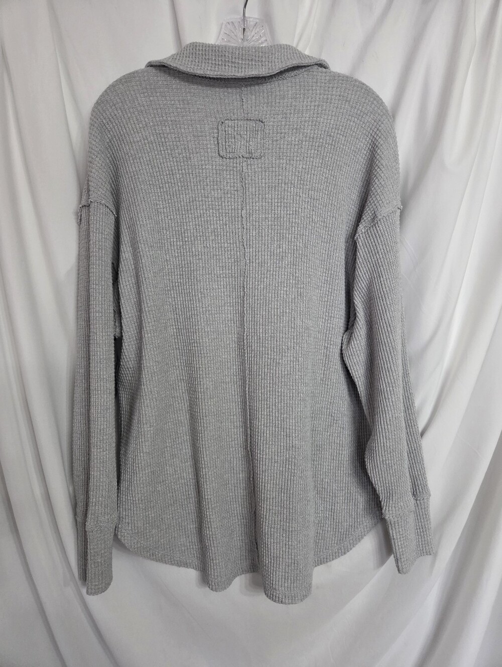 aerie Light Gray Waffle-Knit V-Neck Pullover Drop Shoulder Size M - Picture 3 of 6